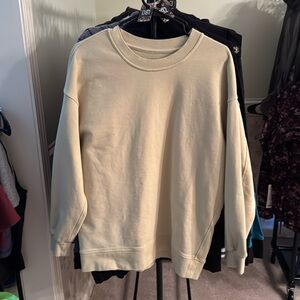 81 Lululemon Sweatshirt